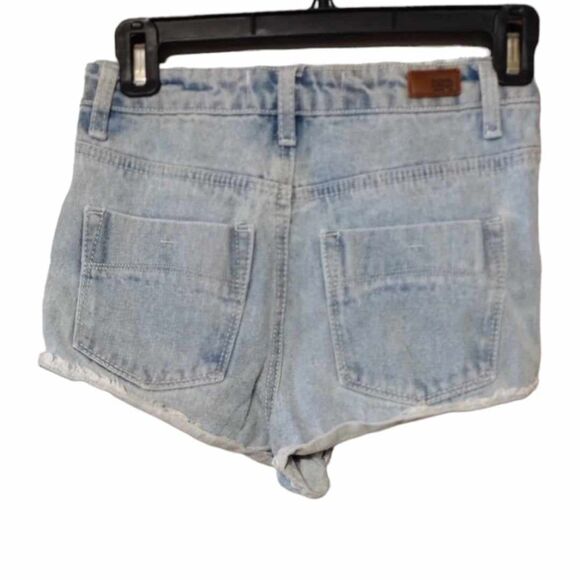 RSQ Maui High Rise Distressed Denim Shorts Size 3 (Juniors)! - Picture 4 of 14